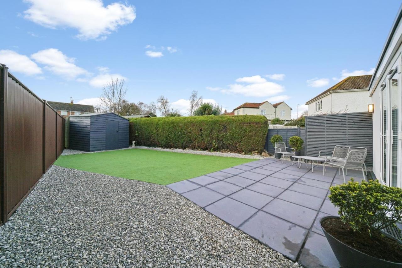 Modern Bungalow In Maidstone Sleeps 5 With Free Parking Villa Buitenkant foto